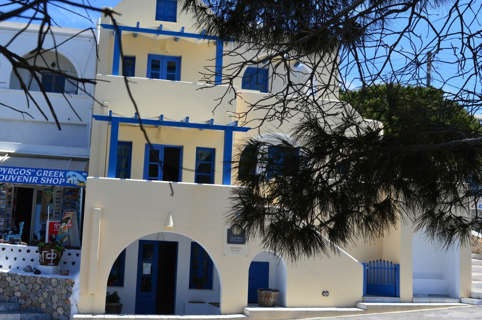 الشقق الفندقية Pýrgosفي  Cultural House المظهر الخارجي الصورة